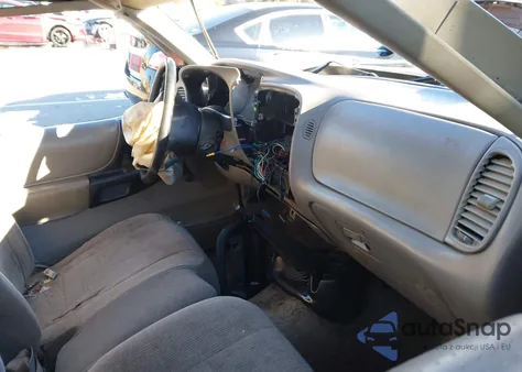 1996 Ford Ranger из США, поврежденный, VIN 1FTCR10A0TUB40578